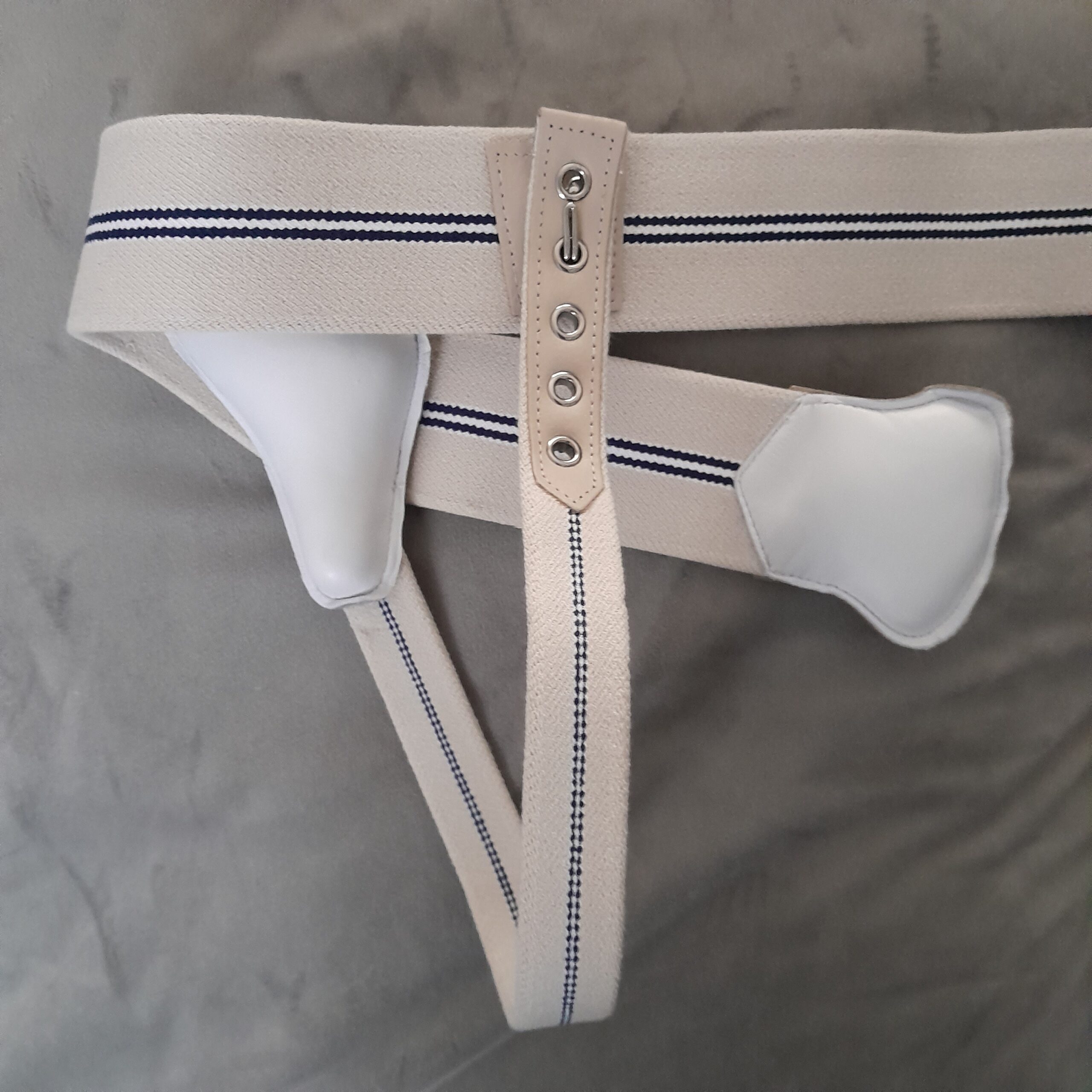 Hernia truss