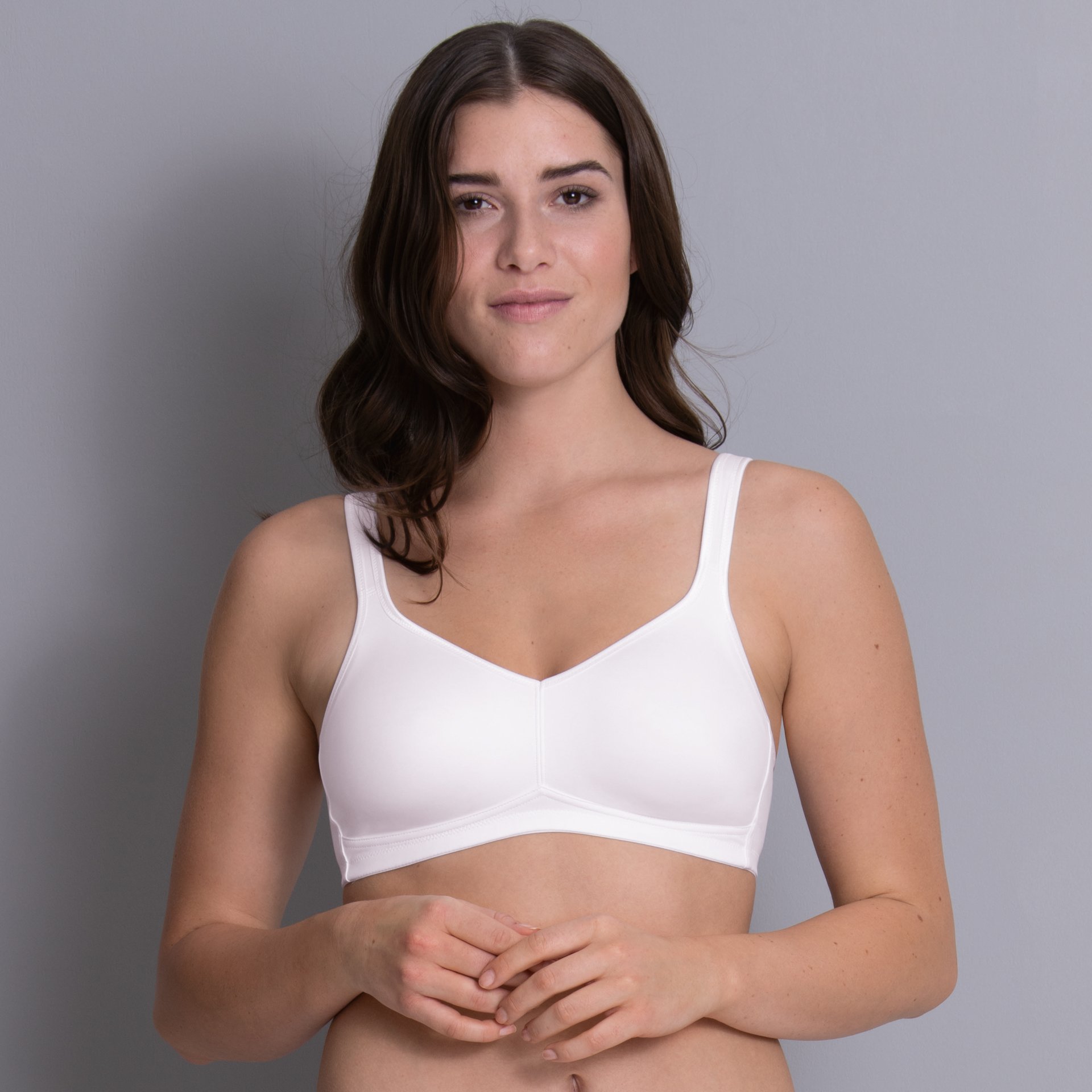 Anita HANNI Post-Mastectomy Comfort Bra with Pre-Shaped Cups - The Perfect T-Shirt Bra Medium Support - Size: UK32-42 / EU70-95 A-E in Black, White and Desert - Image 3