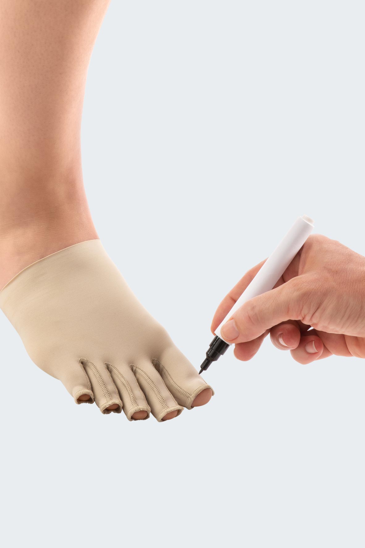 Juxta Toe Cap for Foot Oedema with light - moderate compression 20 - 30 mmHg - Image 2