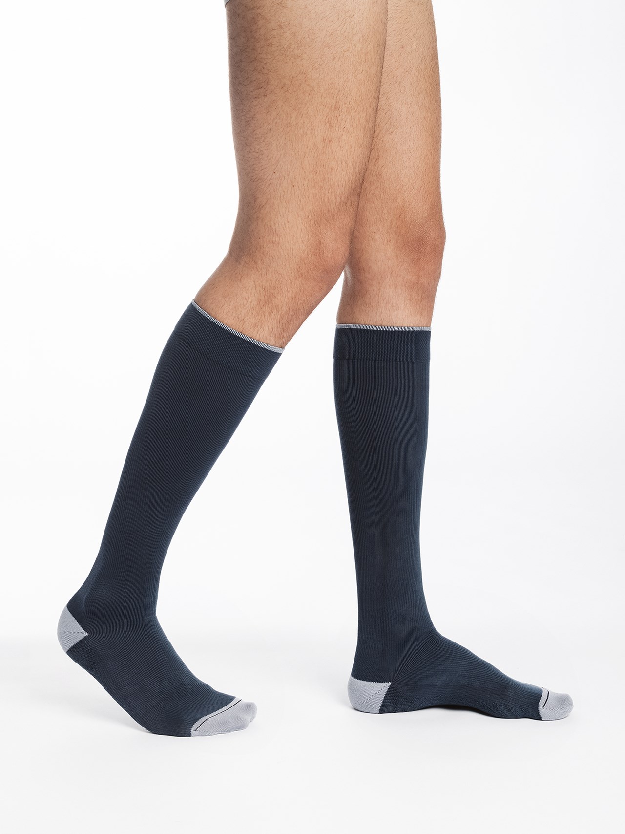 Sigvaris STYLE COLOURS Male Knee Length Socks Closed Toe - Ccl 2 (15-20 mmHg) AFNOR